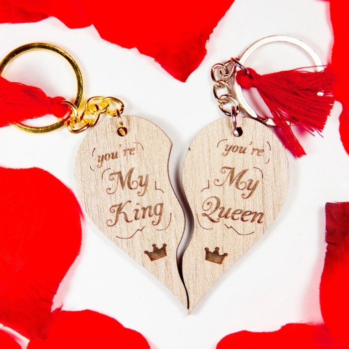 Χειροποίητο μπρελόκ σετ ''Καρδιά My king-My queen'' (HC1099)