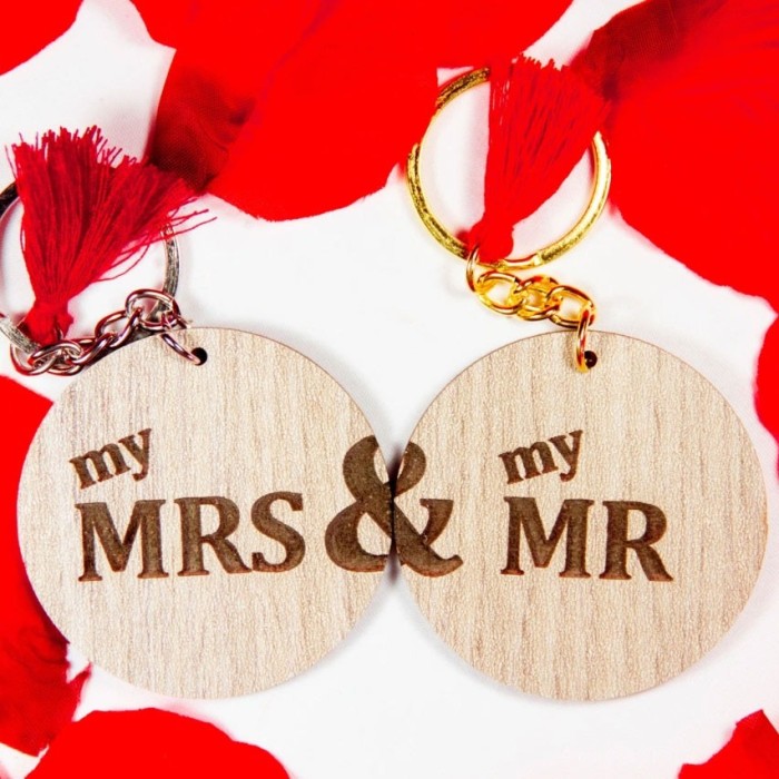 Χειροποίητο μπρελόκ ''Mrs-Mr'' (HC1118)